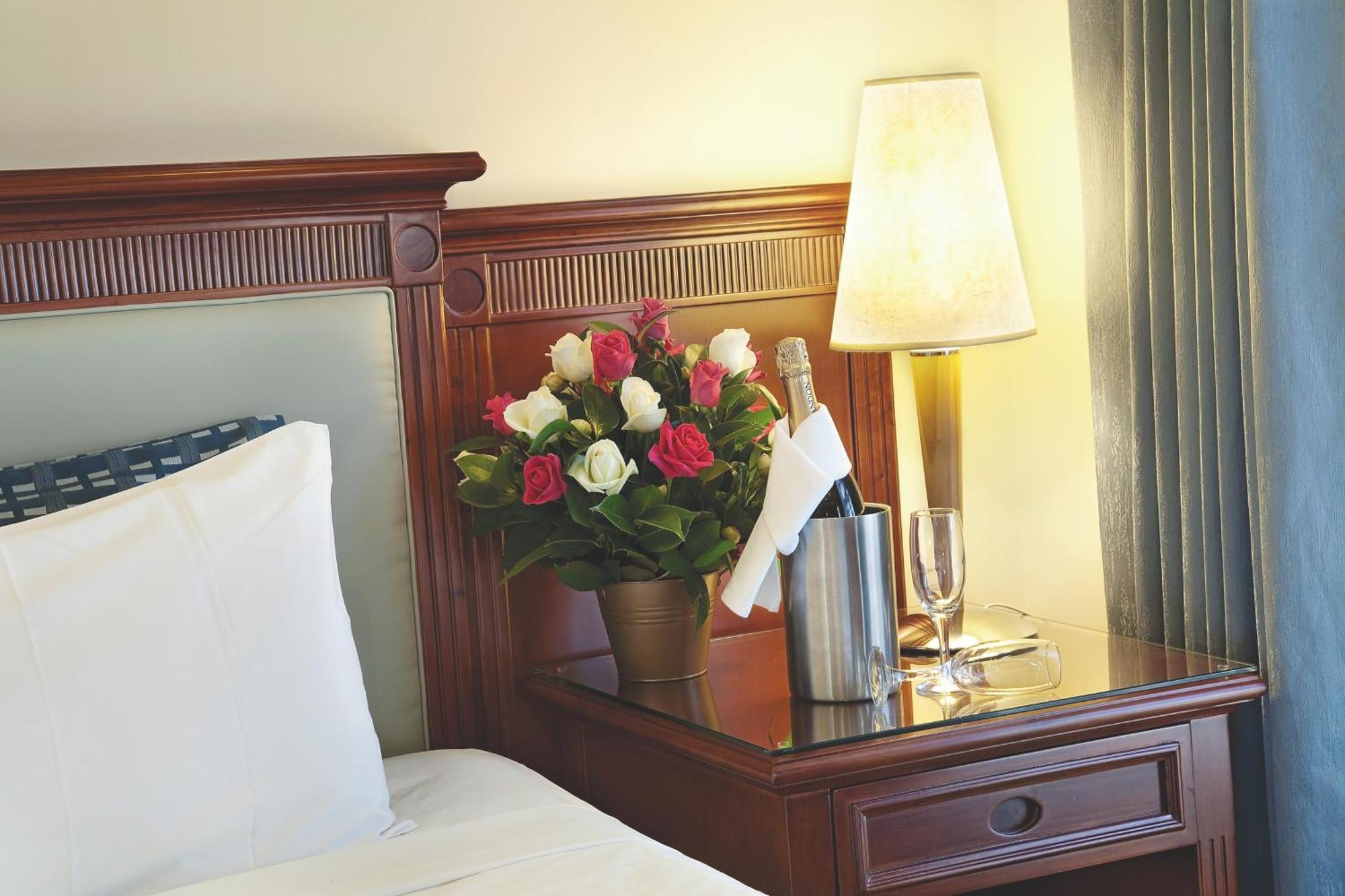 Best Western Plus Buckingham International Муреббін Номер фото